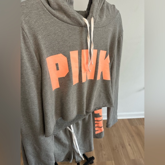 Victorias Secret PINK Gray Hoodie and Shorts Set - Picture 5 of 9